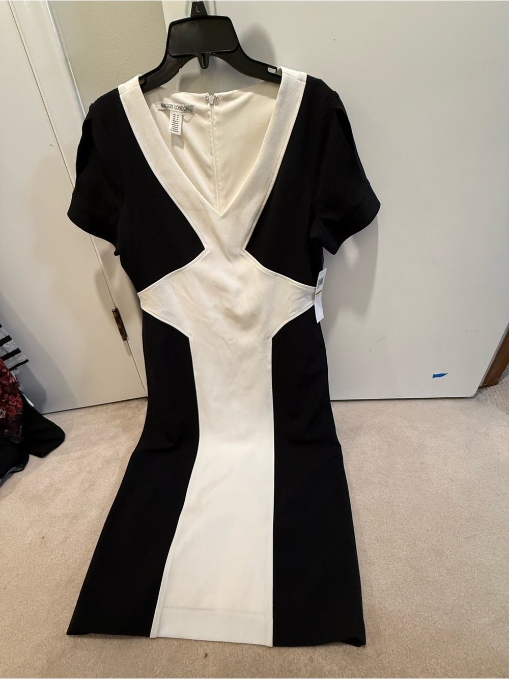 NWT Maggie London Black & White V-Neck Colorblock Dress